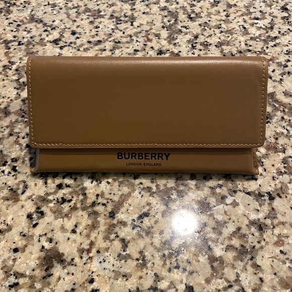 Burberry Unisex Round Sunglasses B4280 Black Frame with Brown Lenses New w/ Flaw - Picture 14 of 16